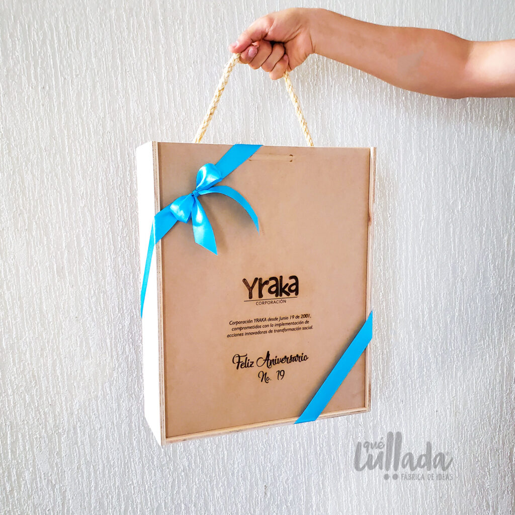 Caja de madera de regalo copas y vino
