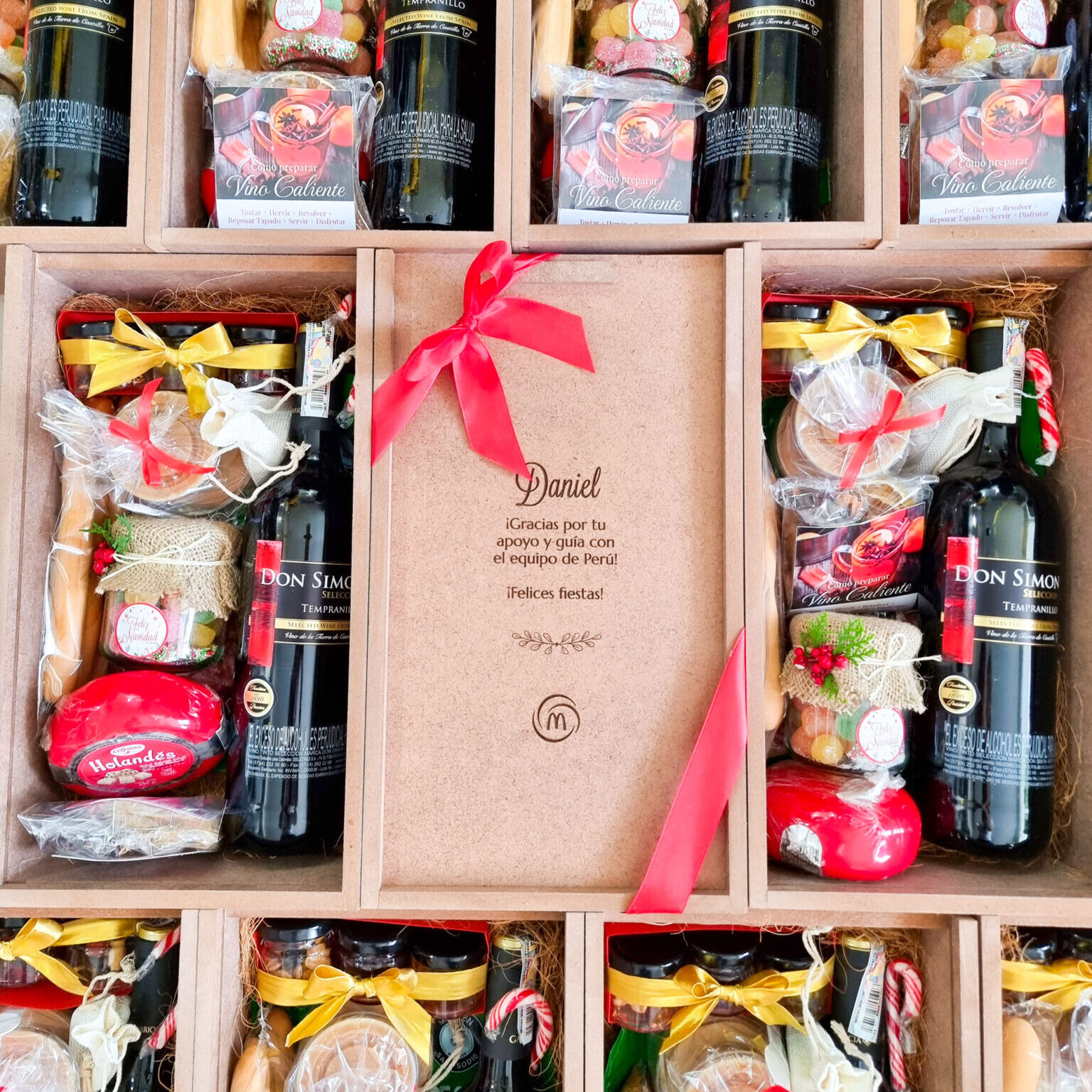 CAJAS DE NAVIDAD MCDONALDS